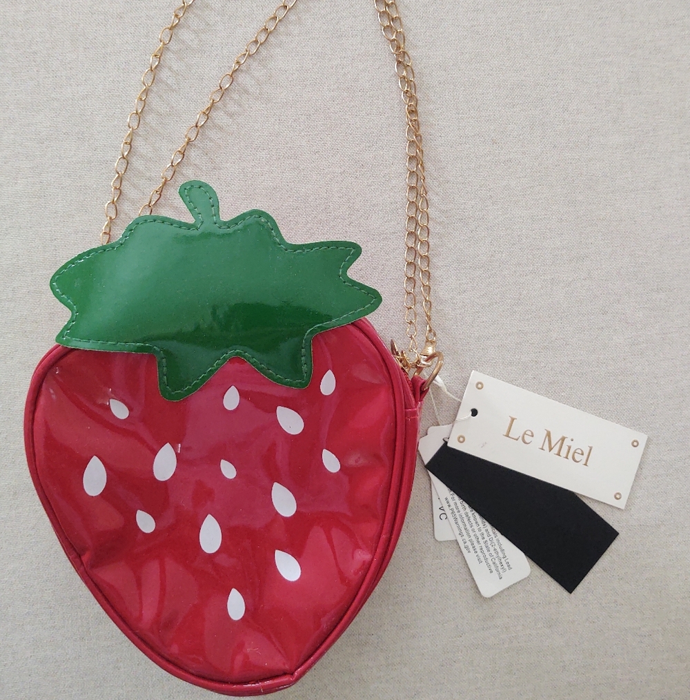 NWt 🍓 Strawberry Handbag by Le Miel ~ + Gold-Chain ❣️🍰 trim ~`•